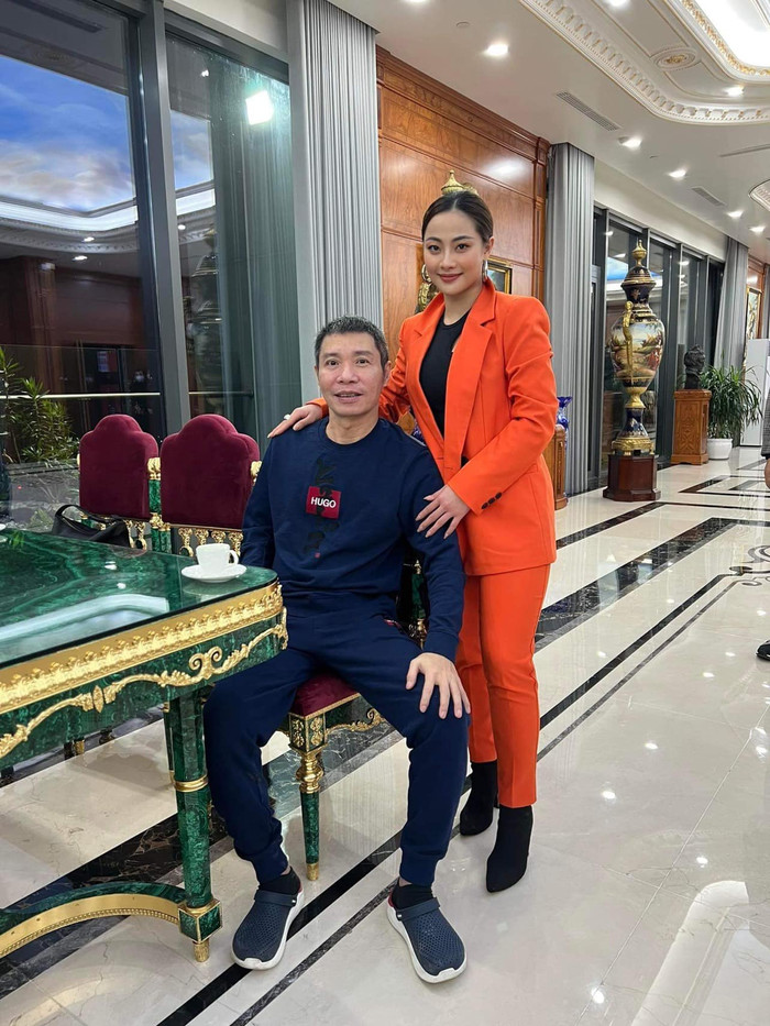 NSND Công Lý được nhận xét hần thái tươi tắn sau thời gian trị bệnh.