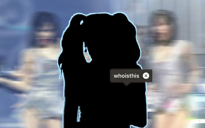 Nữ ca sĩ gây sốc khi vén váy khoe nội y trên sân khấu, còn hôn môi bạn trai đắm đuối không rời Ảnh 2