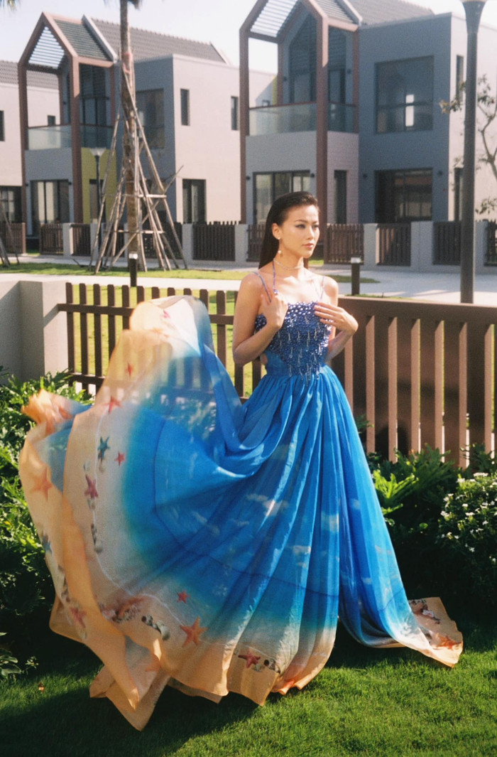 Hoa hậu Phương Khánh hiện tại nhận được nhiều sự chú ý, cô đắt s.how thời trang, làm giám khảo, tham dự sự kiện... 