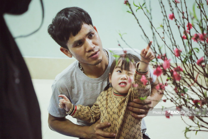Anh vẫn luôn cố gắng vì gia đình và các con.
