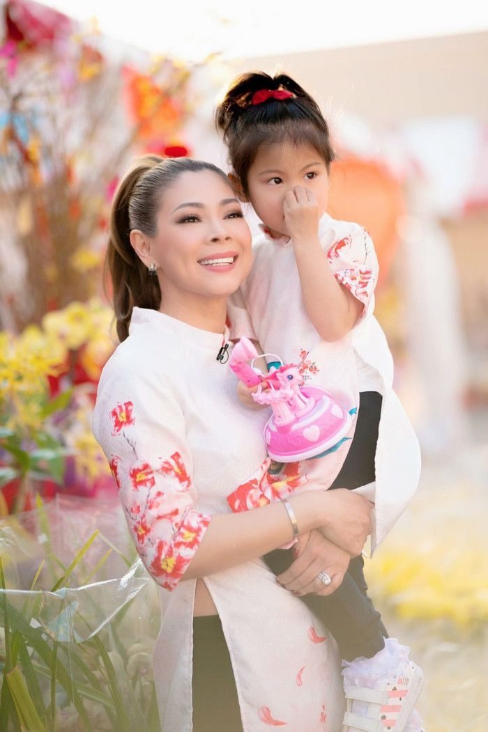 Thanh Thảo đưa con đi du xuân để không quên cội nguồn và phong tục Tết người Việt Ảnh 6