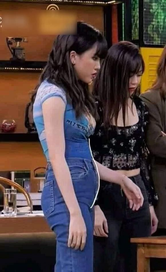 Thiều Bảo Trâm từng bị dìm dáng, lộ rõ 'eo bánh mì' trong 1 chương trình 