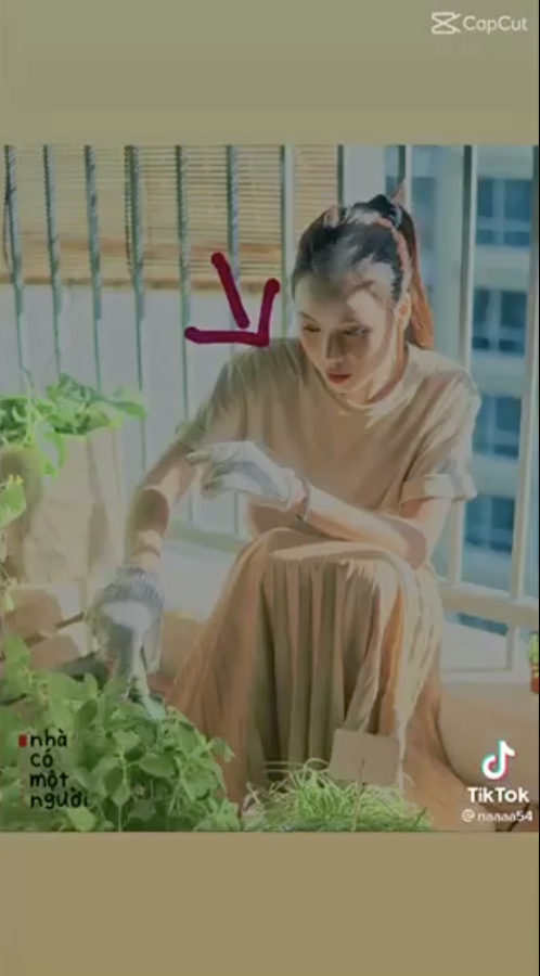 Sam và Jun Phạm bị netizen 'soi' chi tiết áo đôi