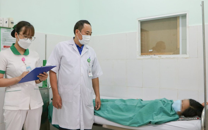 Cắt bỏ khối u xơ tử cung khổng lồ nặng gần 6kg cho người phụ nữ ở Bình Phước Ảnh 2