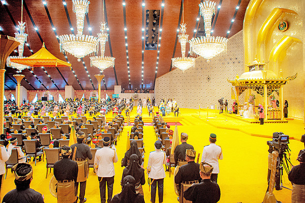 Khung cảnh đám cưới gây 'choáng ngợp'.