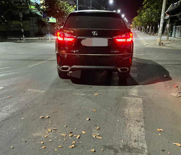 Tiền Giang: Nam thanh niên 20 tuổi đập phá xe của Thượng tá Công an Ảnh 2