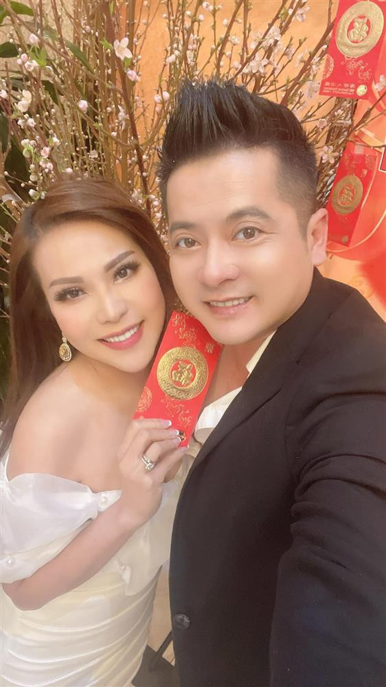 Đây cũng là lần đầu tiên Hoàng Anh – Thắm Bebe cùng xuất hiện công khai sau drama tình ái chấn động.
