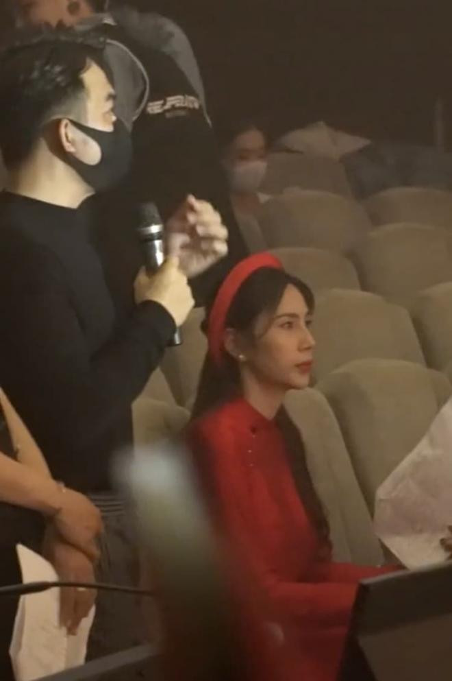 Quản lý Hồ Ngọc Hà chia sẻ cuộc trò chuyện với Thủy Tiên khi tái xuất sân khấu hậu ồn ào từ thiện Ảnh 6