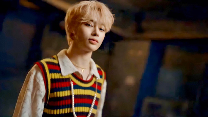 Hậu bị dìm nhan sắc, Hanbin Ngô Ngọc Hưng khiến fan 'bấn loạn' với màn bùng nổ visual trong clip mới Ảnh 7