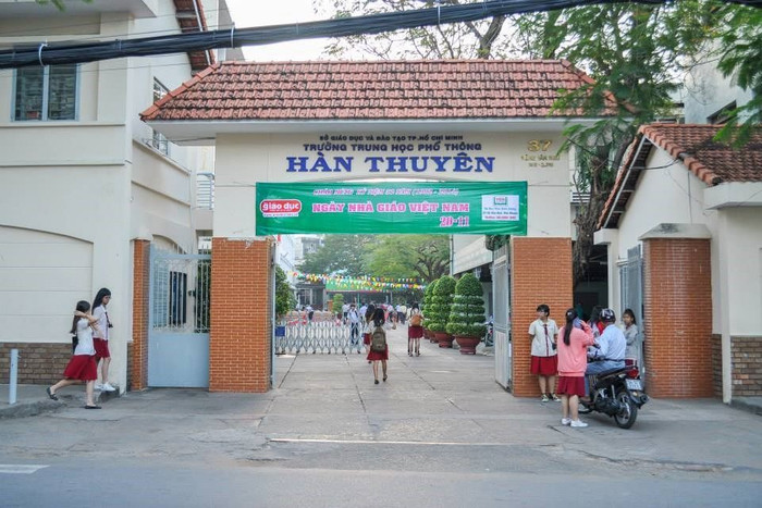 Trường THPT Hàn Thuyên (quận Phú Nhuận). Ảnh: Dân Việt