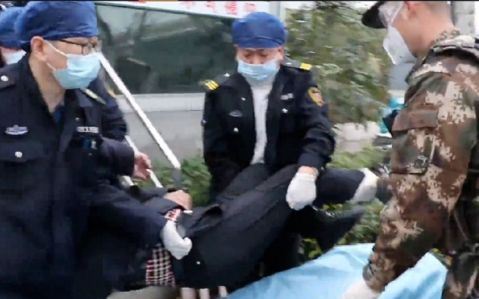 Con trai gần 30 tuổi chưa chịu lấy vợ, ông bố thất vọng đến mức uống thuốc trừ sâu tự tử Ảnh 2