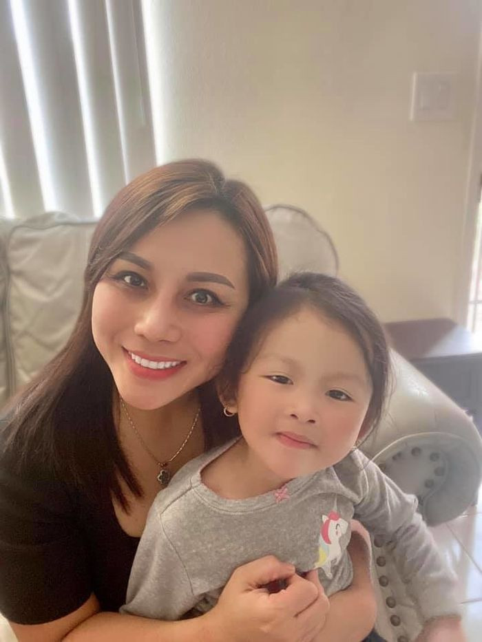 Bạn trai Quỳnh Như được lòng con gái chị - bé Abbie.