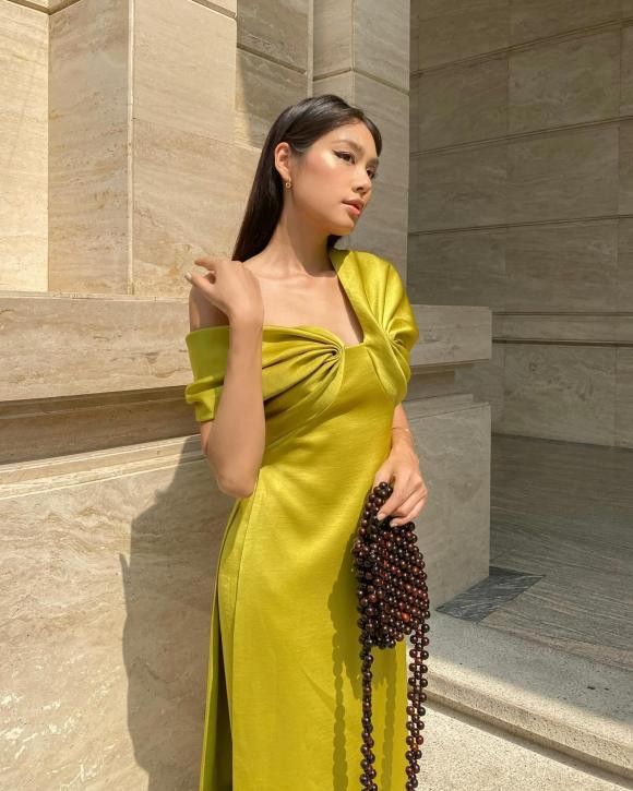 Thần thái, cử chỉ đều 'không đùa được đâu'. 