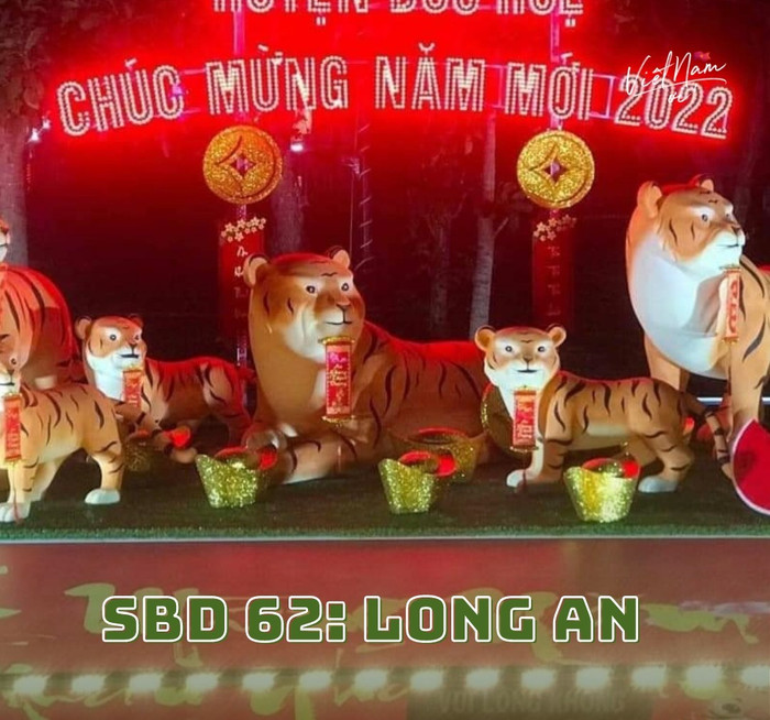 'Nhìn sang trái, nhìn sang trái nào'.