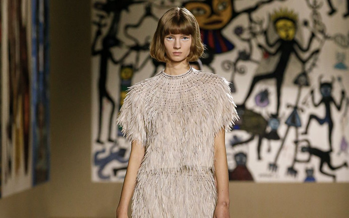 Dior phô diễn kỹ thuật thêu tay đỉnh cao trong BST Haute Couture Xuân/Hè 2022 Ảnh 2