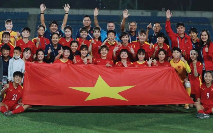 Tuyết Dung sút phạt góc thành bàn, Việt Nam vào tứ kết gặp Trung Quốc Ảnh 2