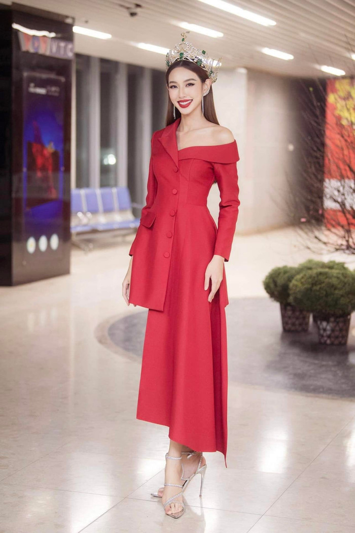 Đây là một sáng tạo của NTK Lê Ngọc Lâm 'đo ni đóng giày' cho Thùy Tiên. 