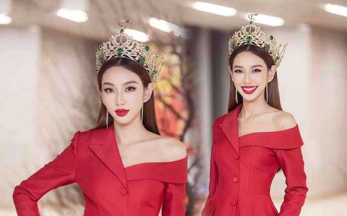 Miss Grand Thùy Tiên 'trói chặt' tim fan khi đẹp ngây ngất với váy đỏ bất đối xứng Ảnh 2