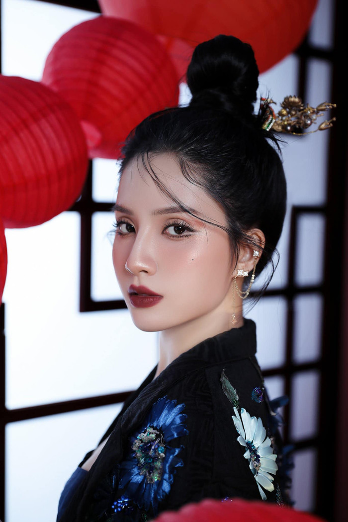 Thiên An cho biết cô đi làm để kiếm tiền nuôi con gái. 