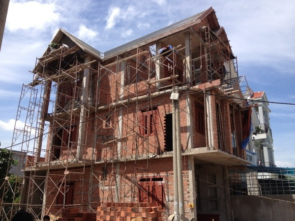 Khi xem tuổi xây nhà, tuổi chủ nhà không được phạm vào một trong 3 đại kỵ là Kim Lâu – Hoang Ốc – Tam Tai.