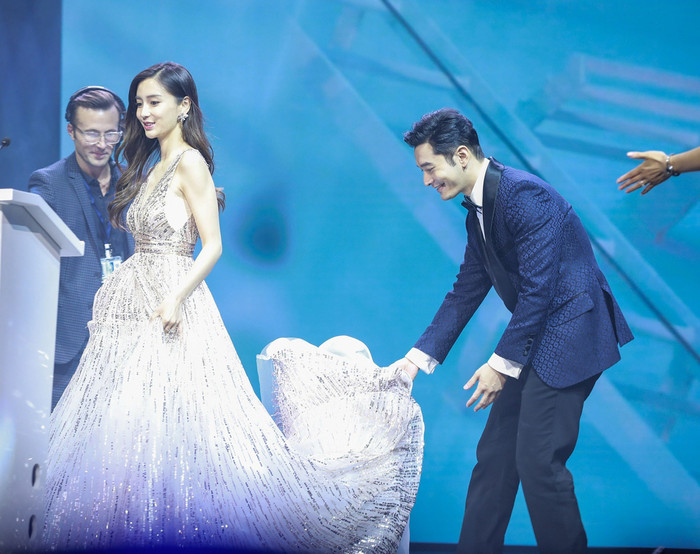 Bộ ba mỹ nhân 85 Cbiz sự nghiệp thành công nhưng hôn nhân trắc trở: Angelababy thảm bại hơn Triệu Lệ Dĩnh Ảnh 10