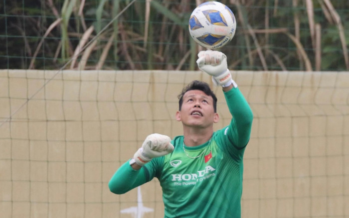 Ông Park có bảo thủ khi tin dùng thủ môn Tấn Trường, bỏ quên Hữu Tuấn? Ảnh 2