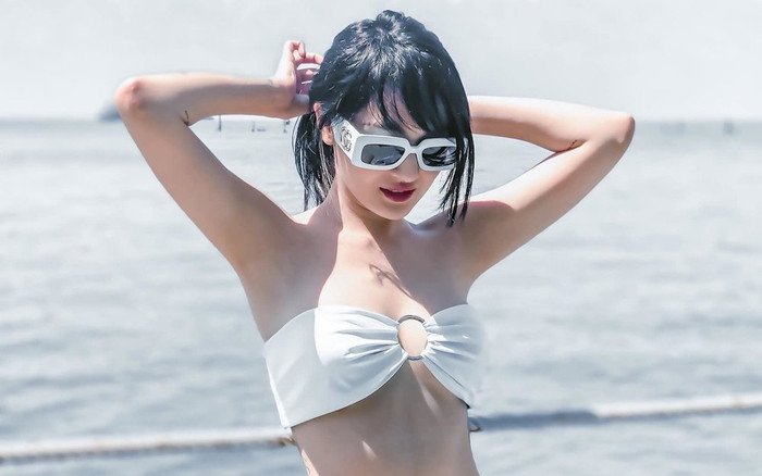 Bảo Anh 'đốt mắt' dân tình khi diện bikini, dù gầy nhưng vòng 3 vẫn căng tròn Ảnh 2