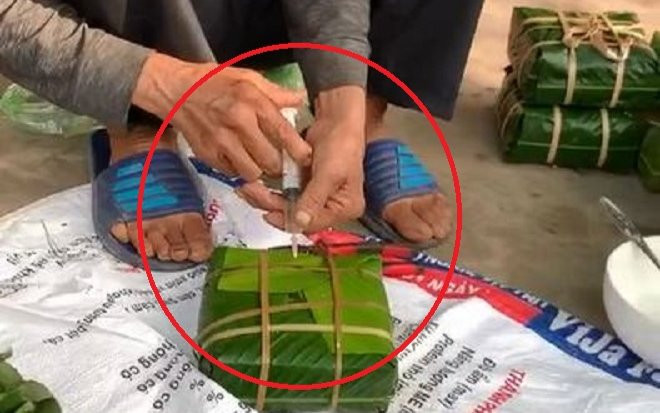 Clip: Người đàn ông tiêm 'chất lạ' vào bánh chưng, biết đó là gì thì ai nấy thở phào nhẹ nhõm Ảnh 2