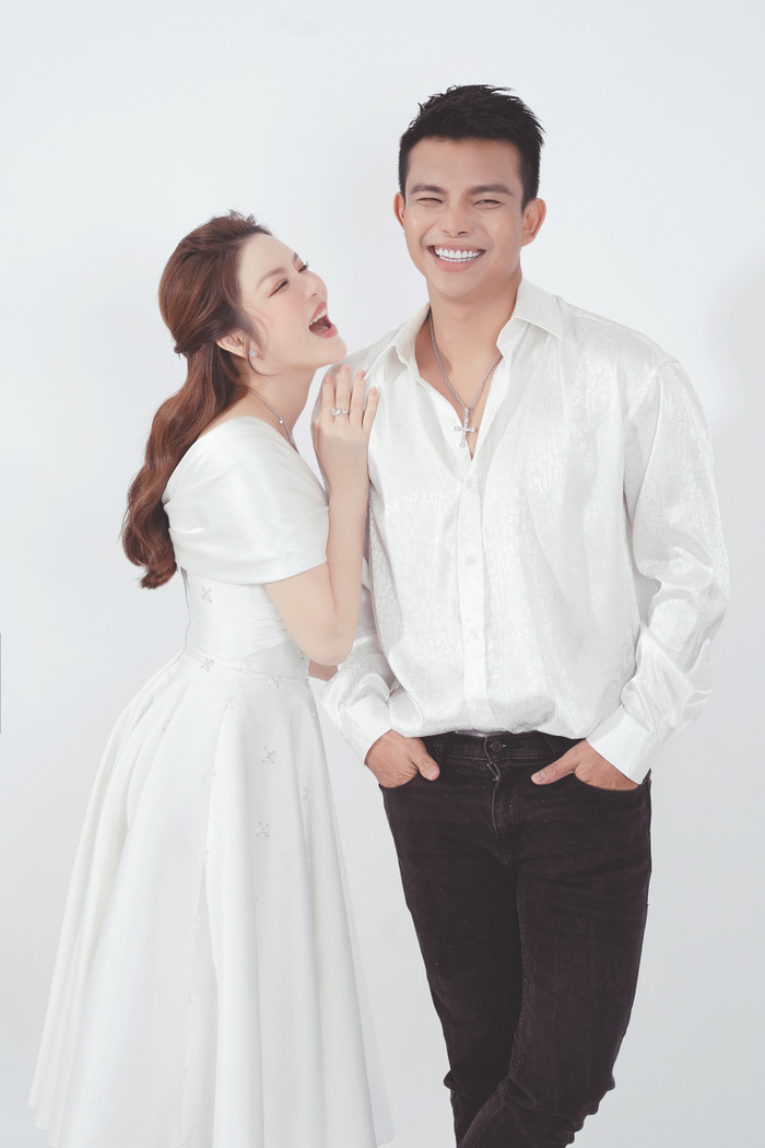 NTK Đỗ Long choáng váng khi Lý Nhã kỳ mang 100 bộ trang sức đắt tiền đi chụp ảnh Ảnh 2