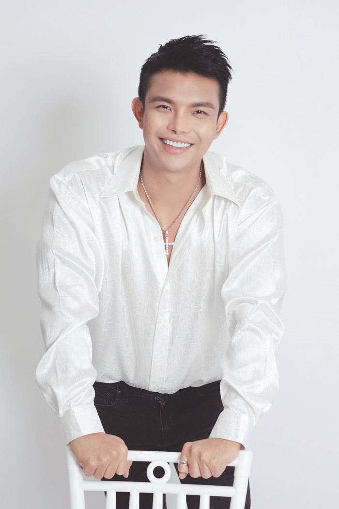 NTK Đỗ Long choáng váng khi Lý Nhã kỳ mang 100 bộ trang sức đắt tiền đi chụp ảnh Ảnh 5