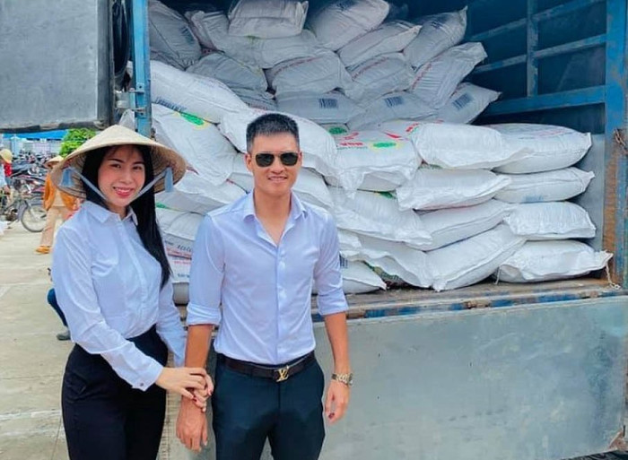 Hai vợ chồng liên tục vướng phải những thị phi