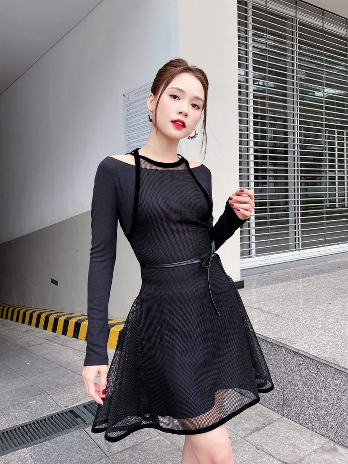 Ở thì hiện tại, Sam ngày càng nhuận sắc, phong cách ăn mặc cũng ít nhiều thay đổi cho phù hợp. 