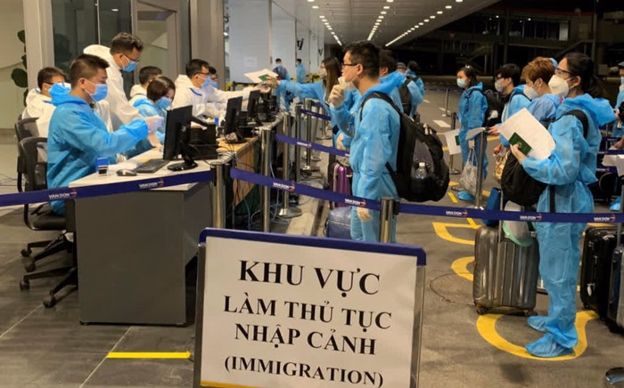 Mở rộng hình thức cách ly người nhập cảnh dương tính SARS-CoV-2 Ảnh 2