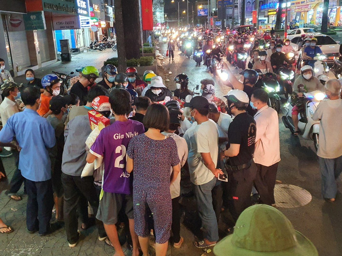 Đan Trường không nhận show để đi làm từ thiện ngày cận Tết Ảnh 5