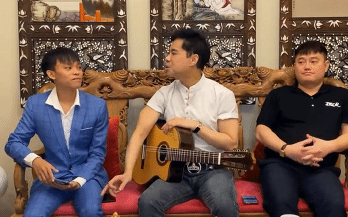 Hồ Văn Cường hội ngộ hát hò với Ngọc Sơn trước thềm năm mới, còn bị nam danh ca 'bắt bẻ' điều này Ảnh 2