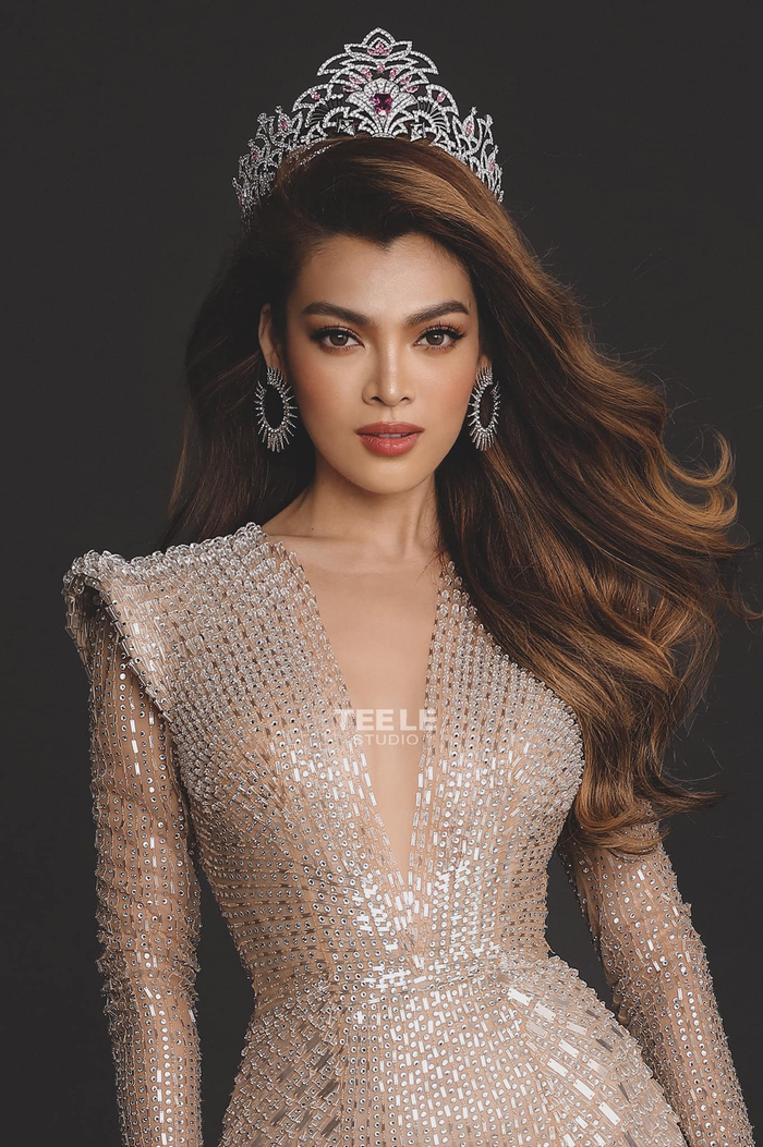 Bộ cánh này từng được Trân Đài diện trong một shoot hình thời trang. 