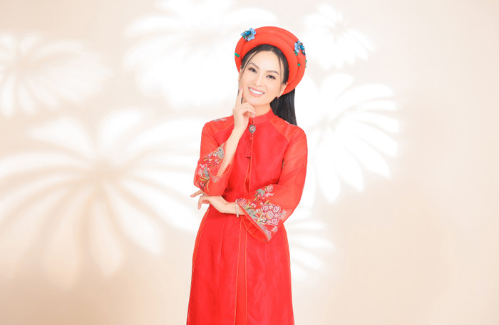 Nữ ca sĩ tỉ phú Hà Phương về nước đón Tết cùng gia đình Ảnh 6