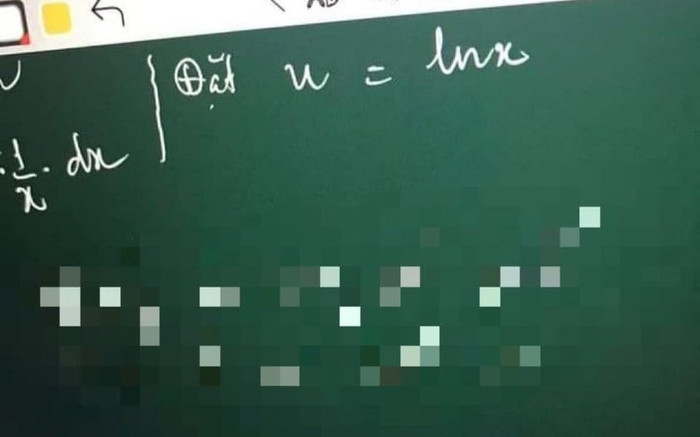 Không một học trò nào giơ tay phát biểu, cô giáo ghi dòng chữ này lên bảng bày tỏ sự 'bất lực' Ảnh 2
