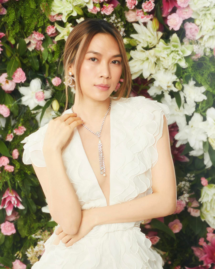 Mỹ Tâm 'xả kho' loạt ảnh đầy ngọt ngào chiều cuối năm 