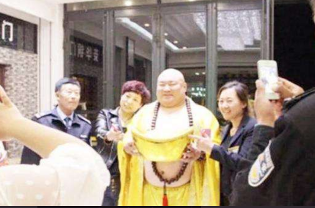 Sở hữu ngoại hình giống Phật Di Lặc, người đàn ông có kết cục đáng buồn Ảnh 7