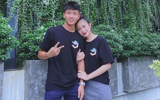 Bà xã Phan Văn Đức bất ngờ làm một điều đặc biệt khi chồng ghi bàn vào lưới ĐT Trung Quốc Ảnh 2