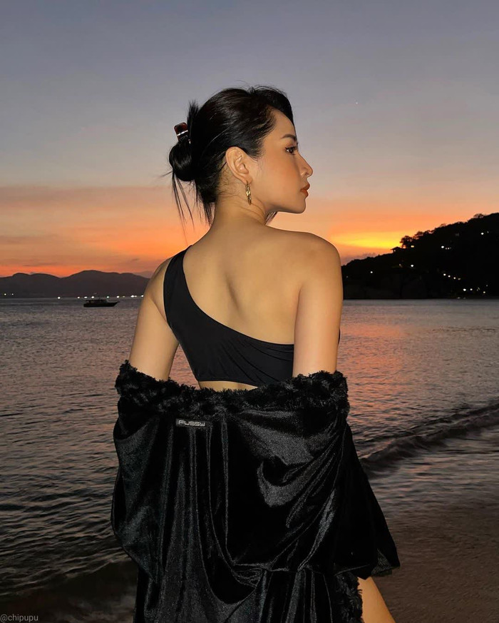 Chi Pu đầu năm diện toàn màu đen 'u ám', nhưng độ nóng bỏng thật không ai bằng Ảnh 8