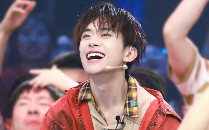 Dịch Dương Thiên Tỉ đạt kỷ lục doanh thu phòng vé khủng bậc nhất lịch sử ngay mùng 1 Tết Nhâm Dần Ảnh 2