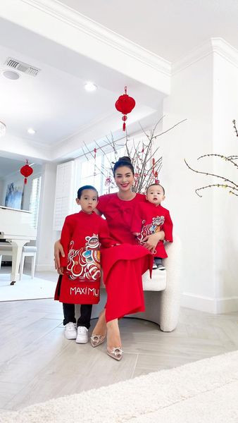 3 mẹ con Phạm Hương quây quần ngày Tết: Fan mỏi mòn vẫn không thấy ông xã lộ diện Ảnh 5