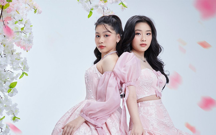 Cặp mẫu nhí có thần thái chuyên nghiệp gợi ý gam màu thịnh vượng trong năm mới Ảnh 2