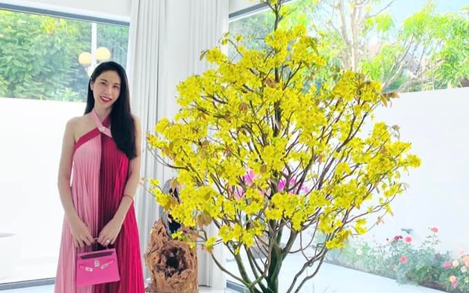 Sau loạt sóng gió, Thuỷ Tiên lên đồ rực rỡ, check-in tại nơi được cho là cơ ngơi mới của hai vợ chồng Ảnh 2