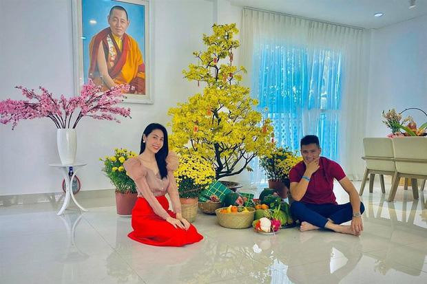 Không gian căn biệt thự mà vợ chồng Công Vinh - Thuỷ Tiên thường chụp ảnh nhiều năm qua