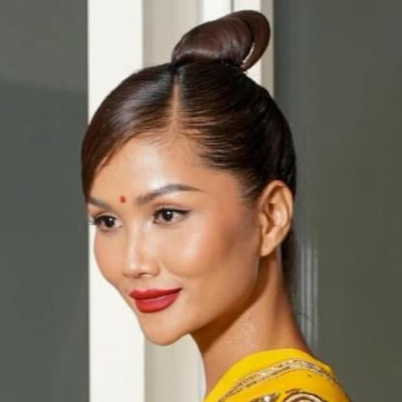 Những lần sao Việt dính nghi án dao kéo vì gương mặt khác lạ: Hiền Hồ thứ hai thì không ai thứ nhất Ảnh 8