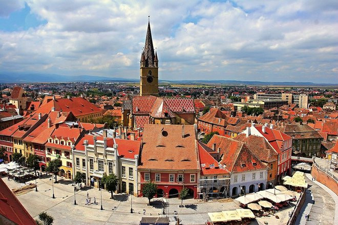 Ngoài Sibiu, những con mắt này cũng xuất hiện ở các vùng lân cận, phần lớn là ở Hạt Sibiu, và một số ở thành phố Brașov và Făgăraș.
