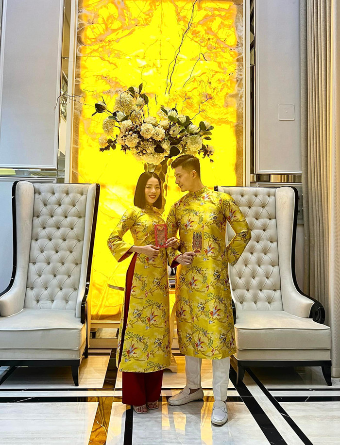 Không chỉ có sắc vóc đáng ngưỡng mộ ở tuổi U40, Lệ Quyên còn khiến nhiều người ghen tỵ với chuyện tình lãng mạn bên bạn trai kém tuổi Lâm Bảo Châu.